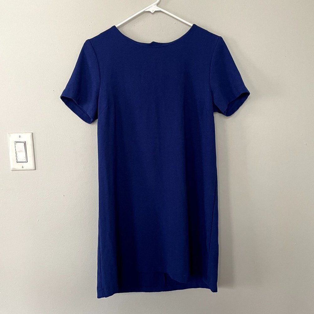 Bobeau short sleeved lightweight blue dress summer style open back detail casual